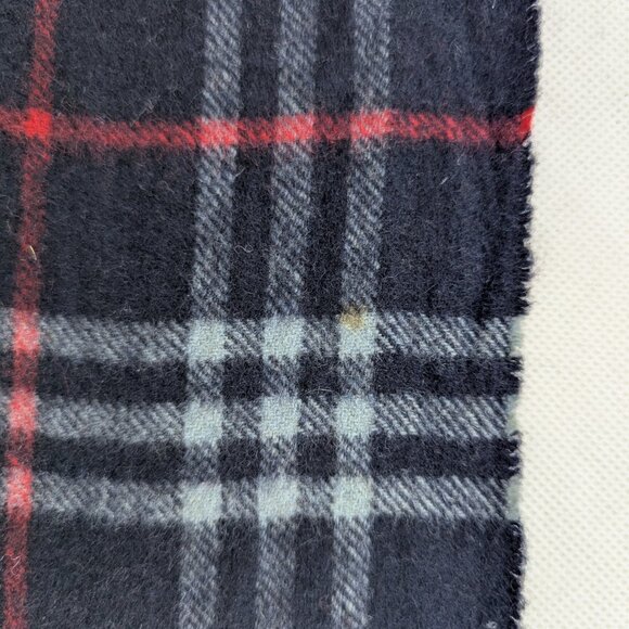 Burberry Designer Cashmere Scarf Blue Unisex – Used – Timeless Cold Weather Wear - Picture 4 of 10
